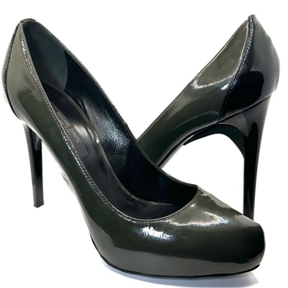 🌺RUTHIE DAVIS 🌺 olive green patent leather heels size 39